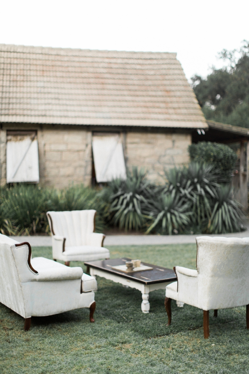Glamorous Garden Wedding in White and Gold | Jenna Joseph Photography | Michelle Garibay Events | Temecula Creek Inn