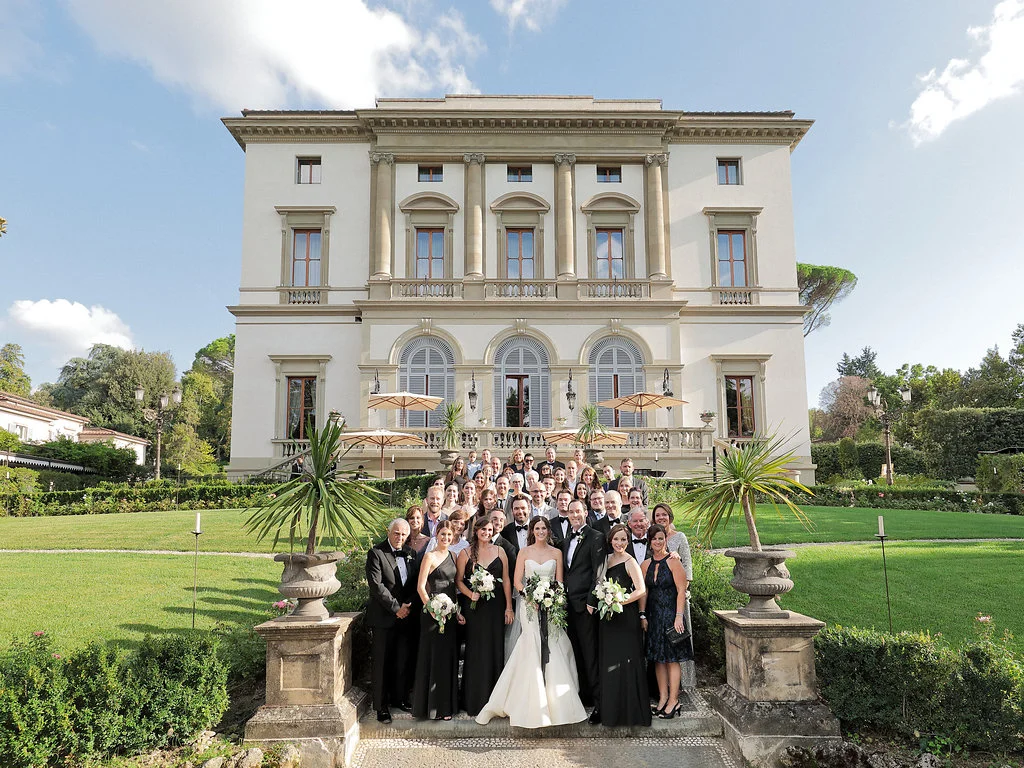 Michelle Garibay Events | Lara Emme Fotografie | Elegant Black, White and Gold Wedding | Villa Cora Florence Italy
