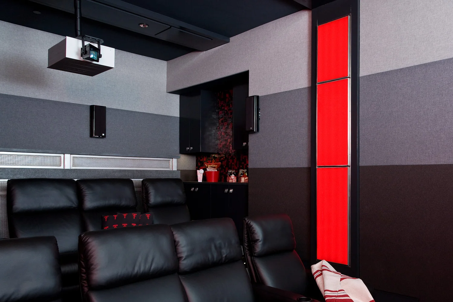 Home-Theater-Wolf-Projector.jpg