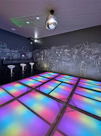 Surround-room-Vaquero-disco.jpg