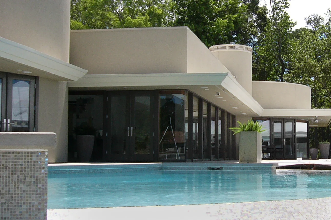 Outdoor-technology-lake-House.jpg
