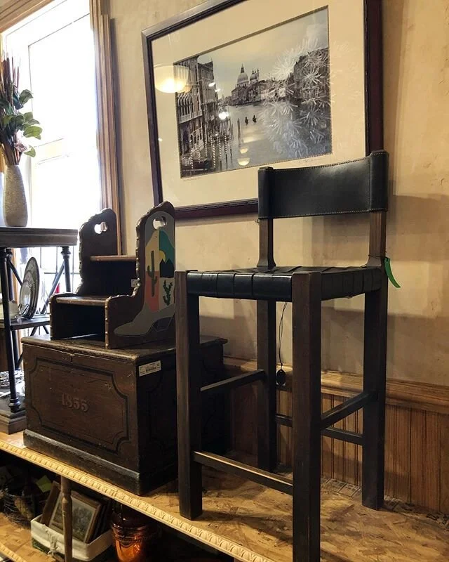 2 HENRY BEGUELIN  STOOLS WOVEN LEATHER $225 EA. .
.
.

#gotitatheirlooms #heirloomsfinds #loomsbooms #findfurniturefromafar #spiritliftingconsignment #accentuatethepositive #quarantineclean #quarantinescene #stayhome #stayathomestaysavvy #windowshop 