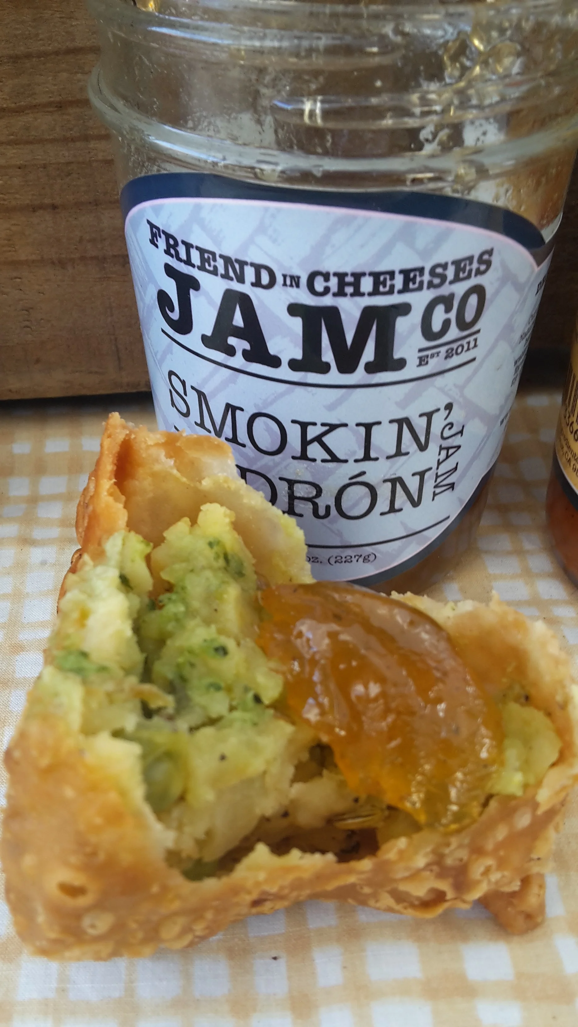 At our Santa Cruz Downtown farmers market there are these amazing samosas that are only $1 each! best deal in town...slather with Smokin Padron or our Tart n Spicy Tomato Jelly...