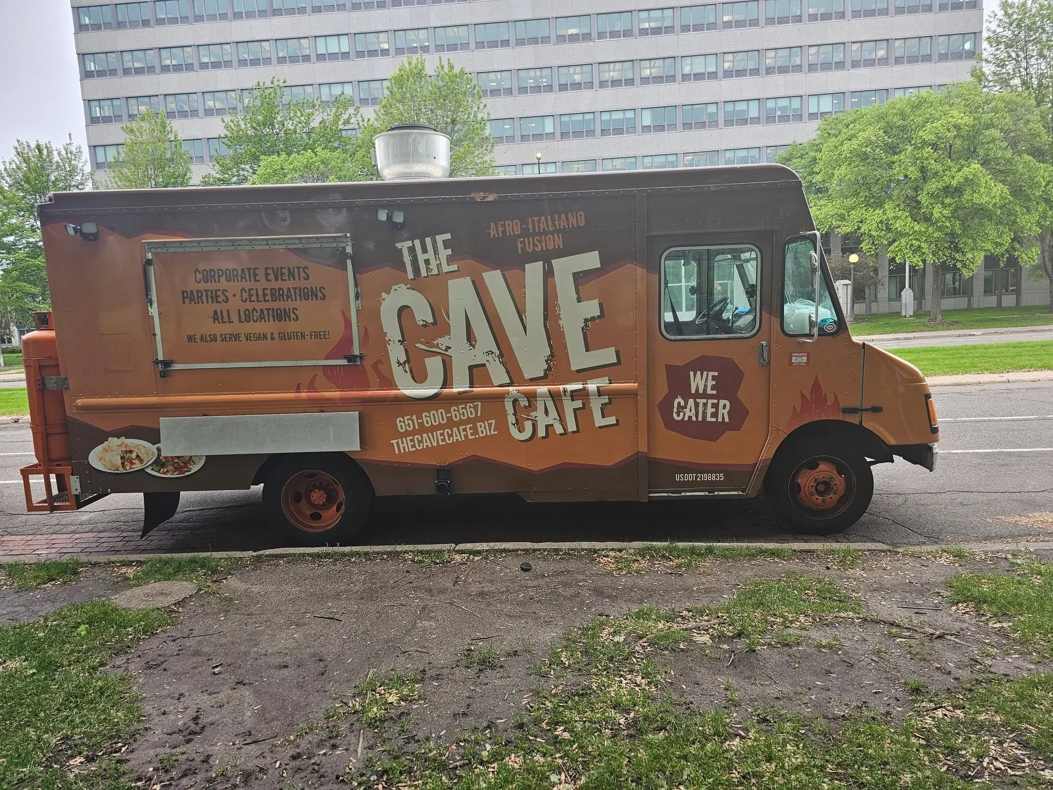 (Food Truck) Cave Cafe