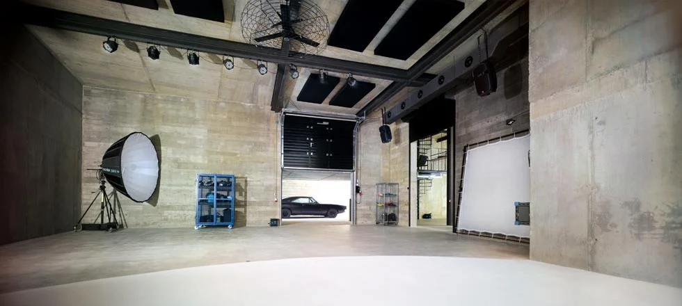studios-studio-b-billboard-2-43f6f9c954e881e84886782996c7a85d.jpg