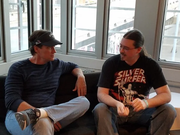 Kevin Sorbo & Neil Greenaway talking at Wizard World Des Moines 2016. (3)