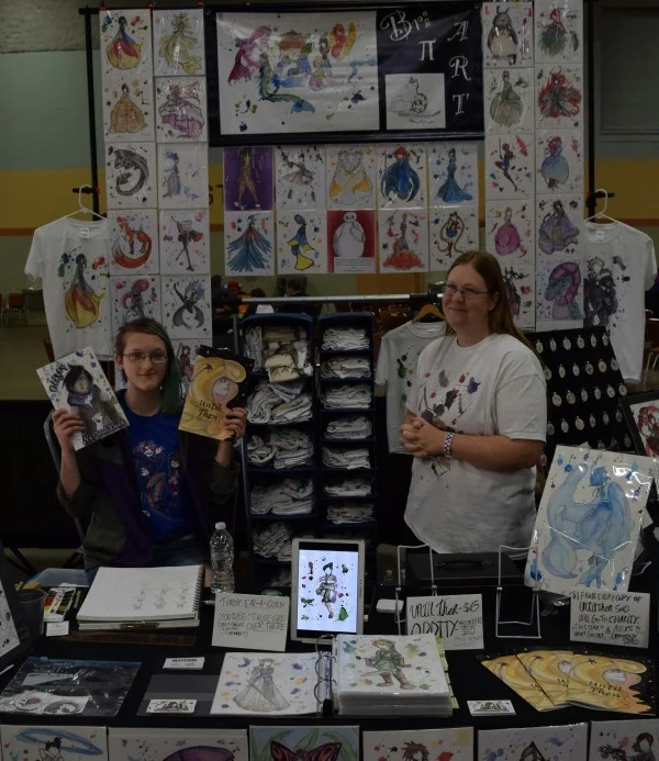 Bri Crozier at Wizard World Des Moines 2016 with her mom, Rachel.