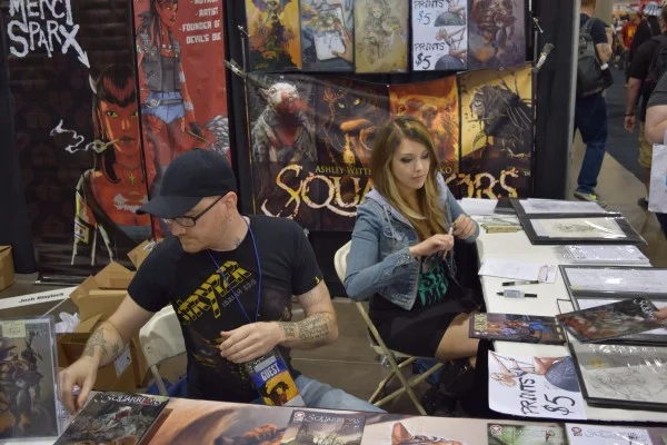 Ash Maczko and Ashley M. Witter at Phoenix Comic Con 2016 (1).
