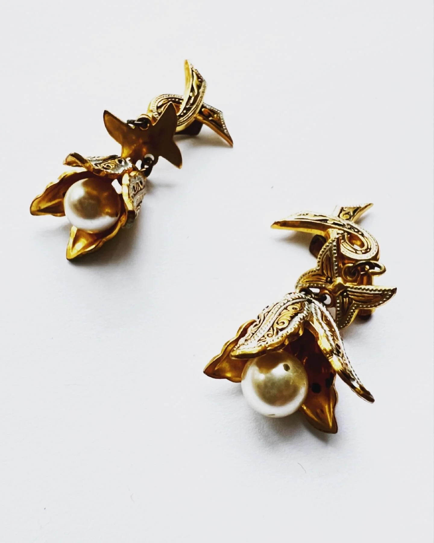 35C0ACF2-9632-4AF0-86CD-83169AF41256