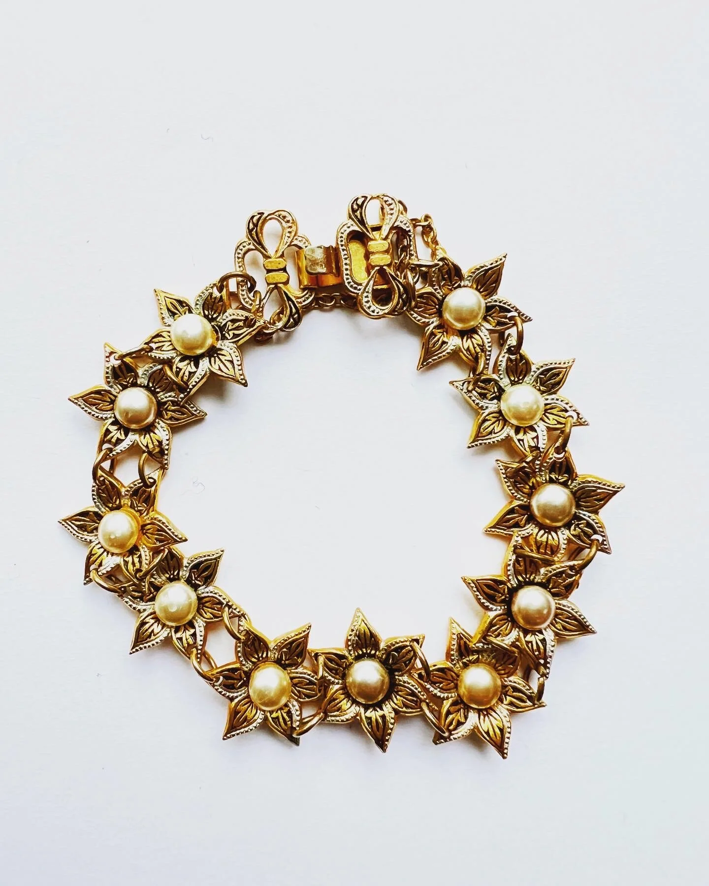 8B5FC24B-7554-4772-993D-5F73E3B7F2A6