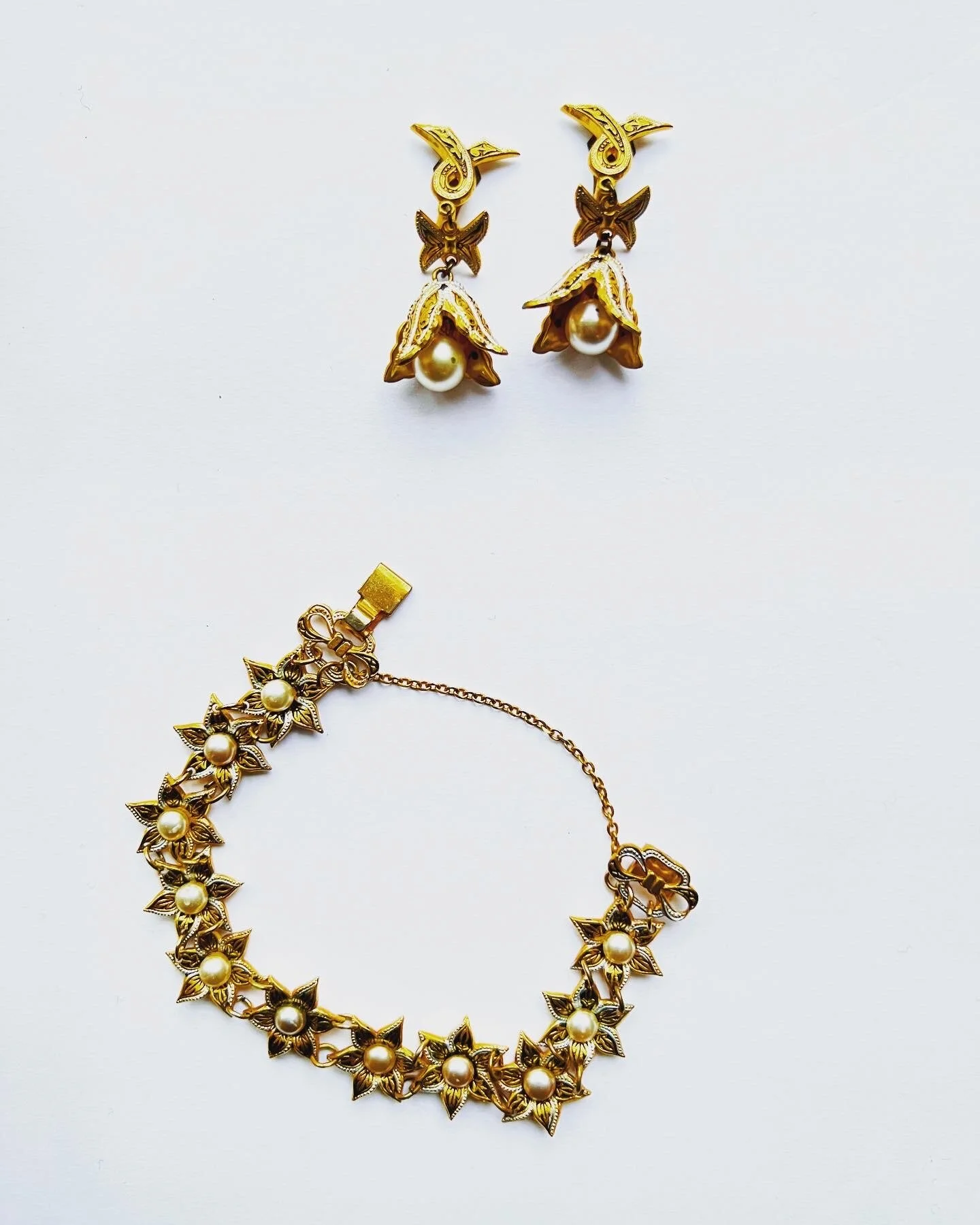 B5679879-374D-4FA3-AB31-3CCDF21154A9