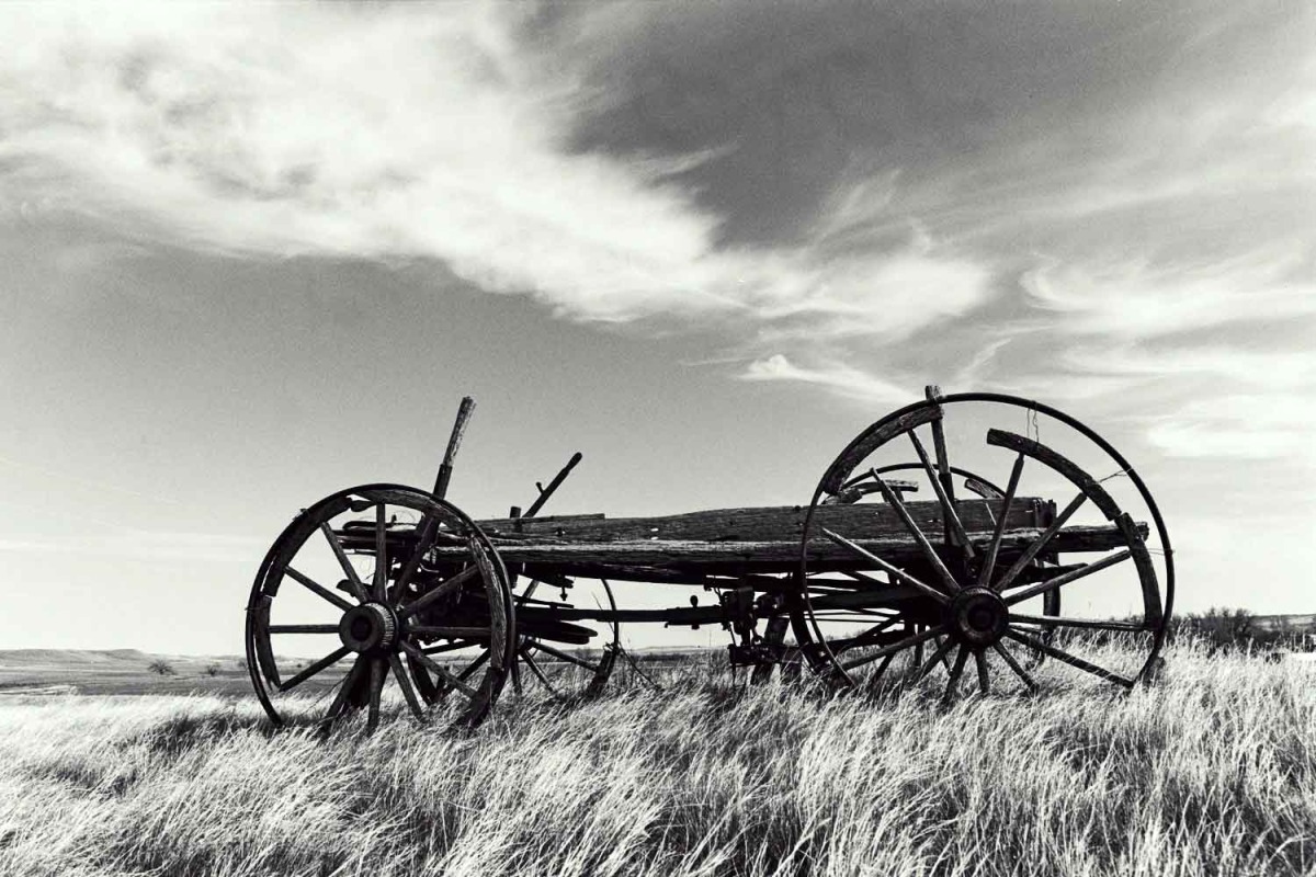 old-wagon-in-prairie.jpg