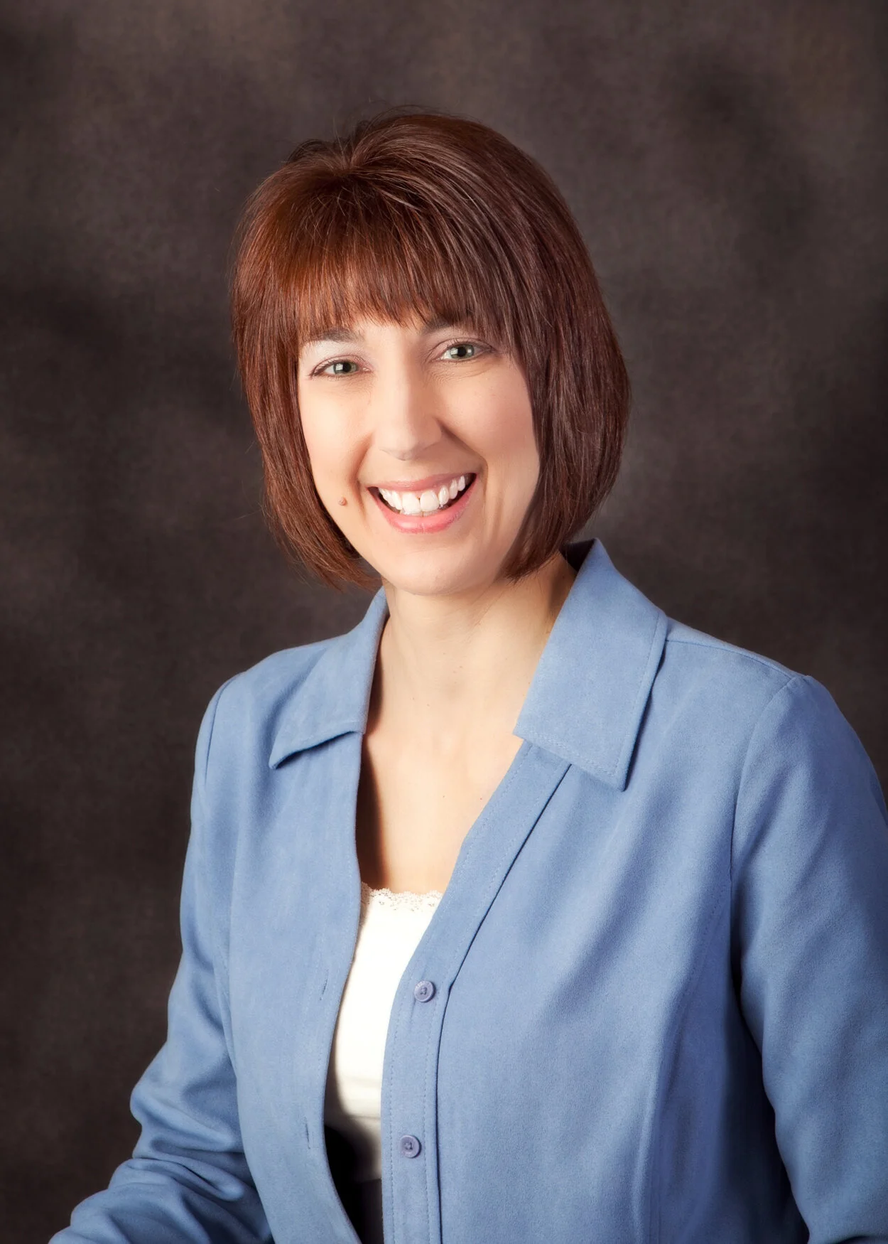 Author Image Courtesy of https://liztolsma.com/