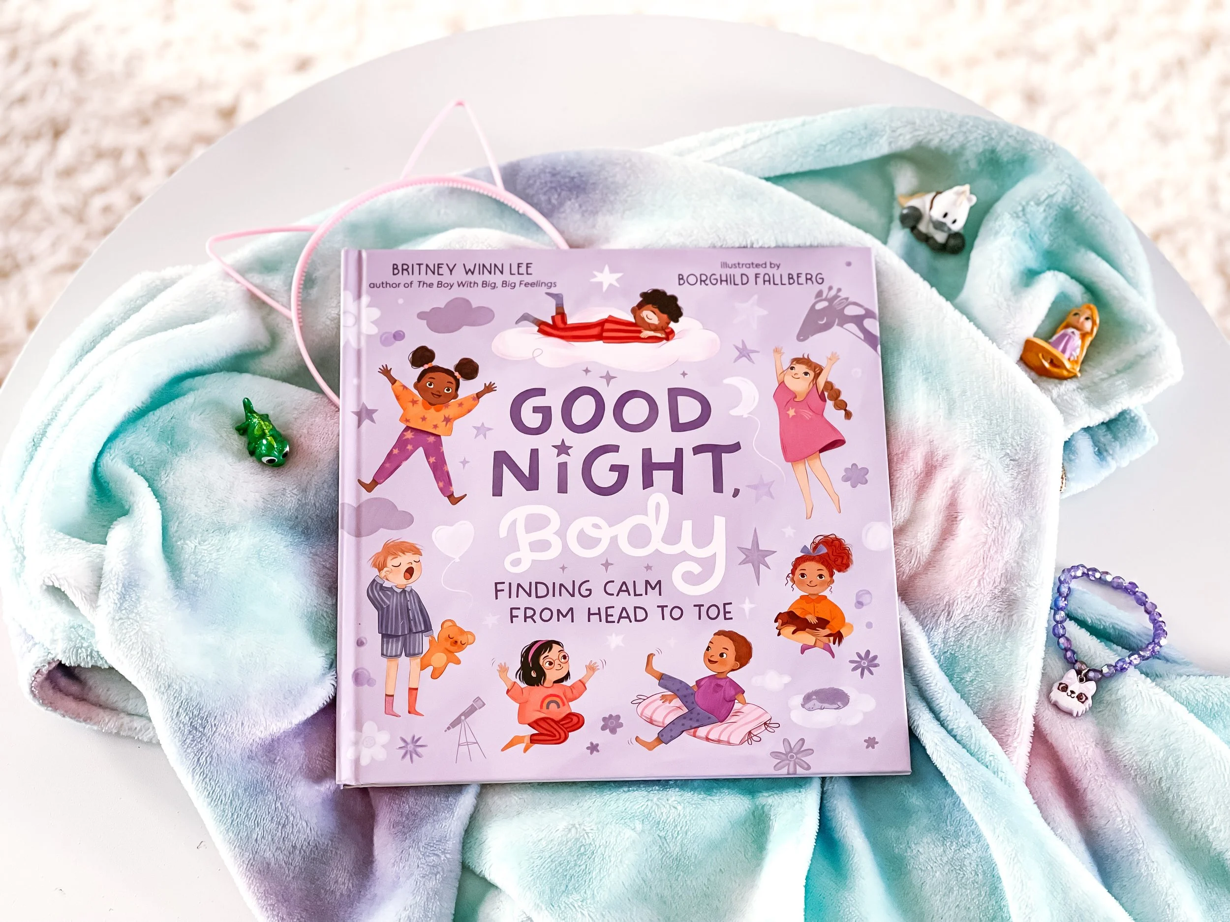 Children's Book Review: Good Night, Body: Finding Calm From Head to Toe by Britney Winn Lee, Illustrated by Borghild Fallber