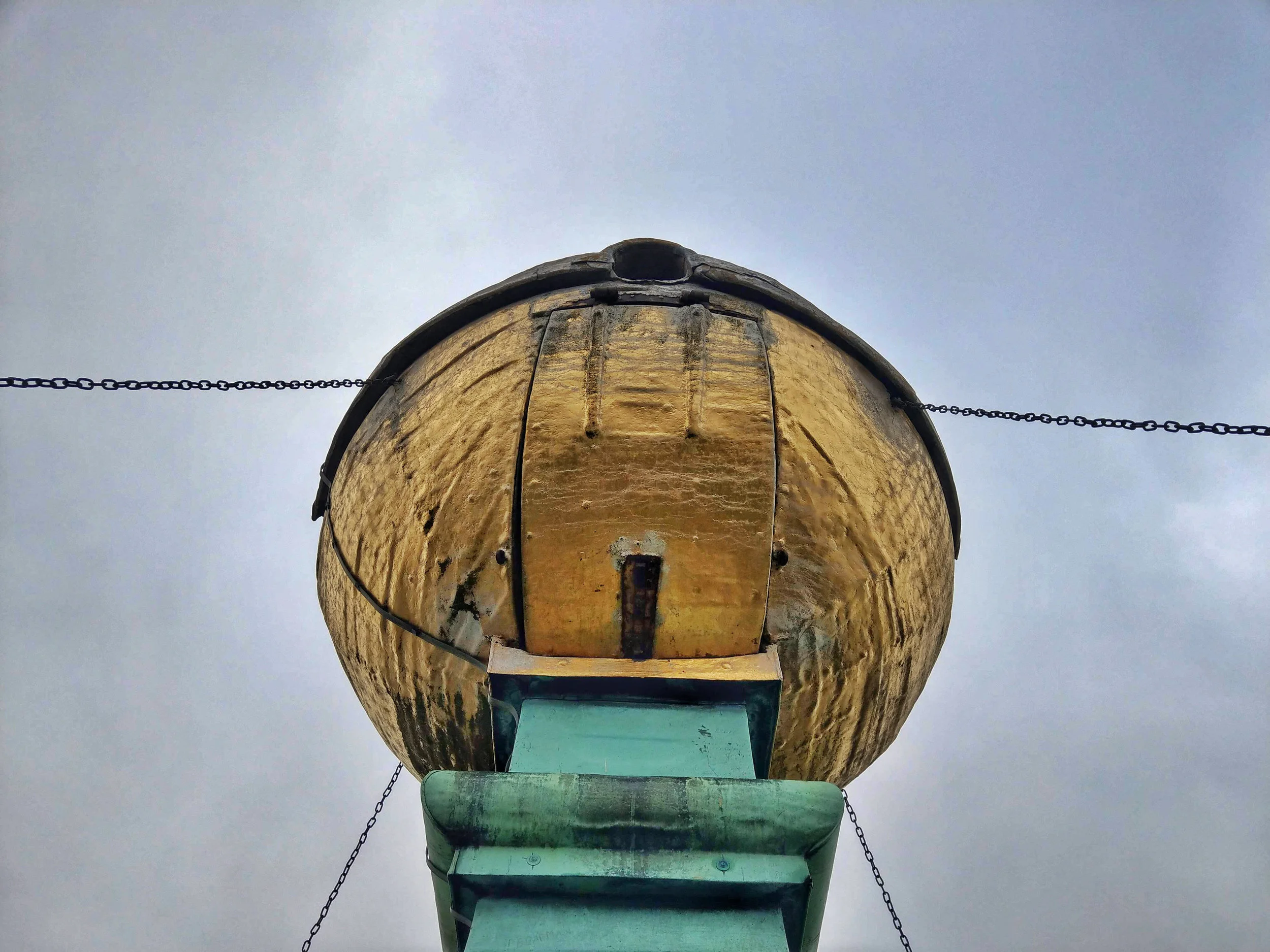 goldenball1.jpg
