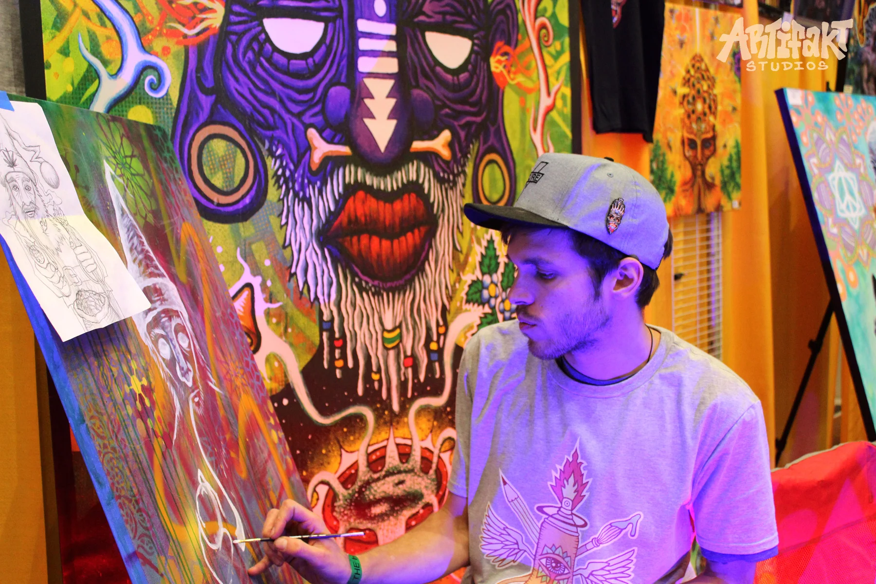 Live painting by Ryan. Photo by Nikki Stephens