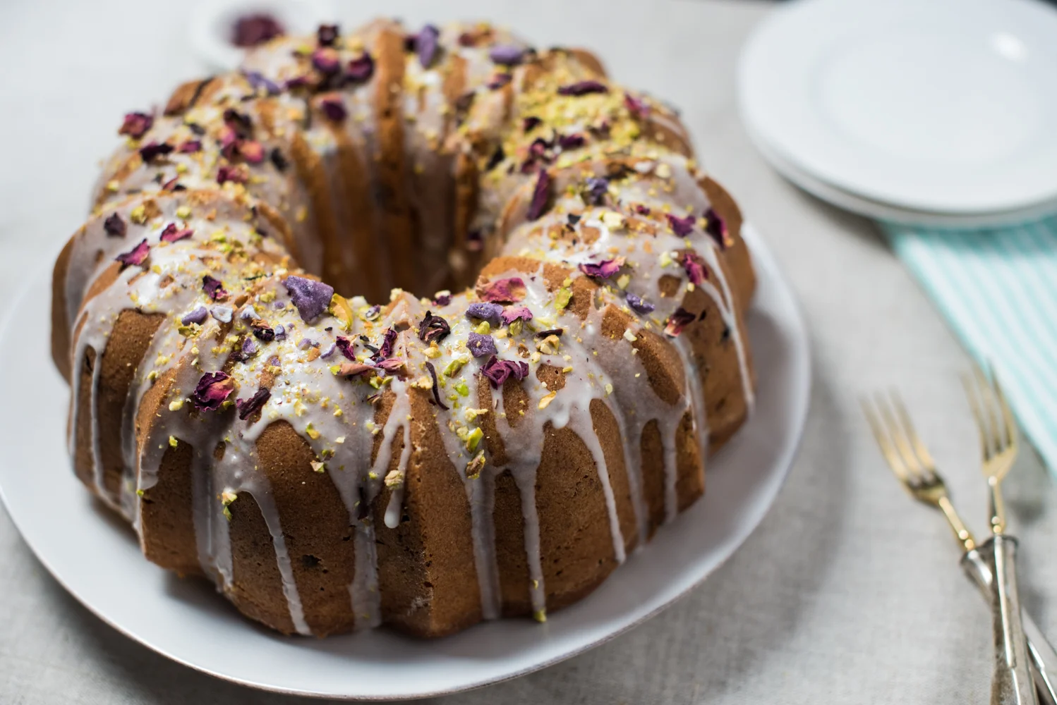 Bundt Cake with Flowers