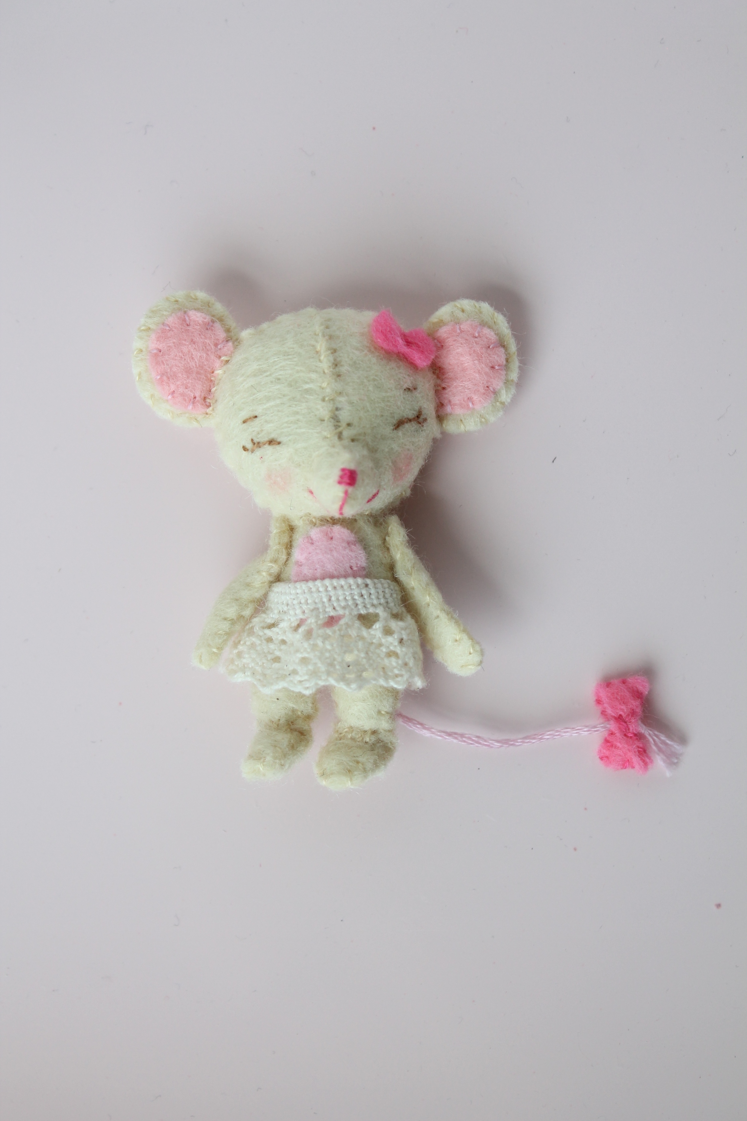 Adorable little hand sewn felt mouse. Pattern from Gingermelon ETSY shop.