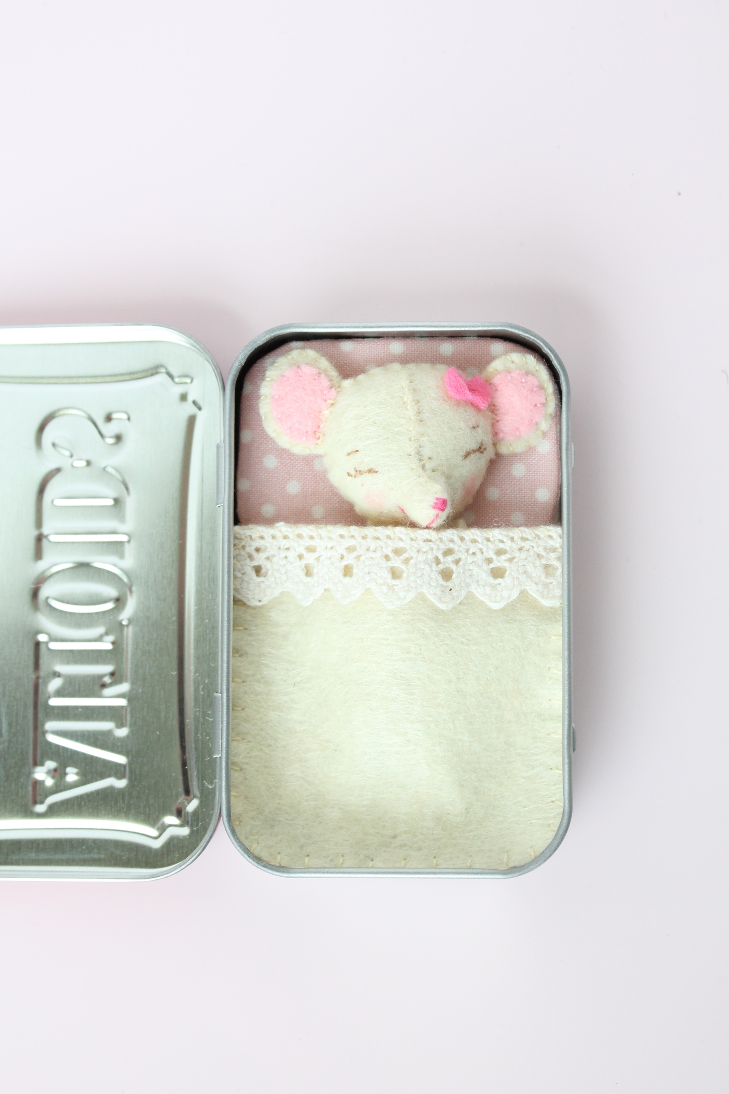 HowTo Cover an Altoid Tin