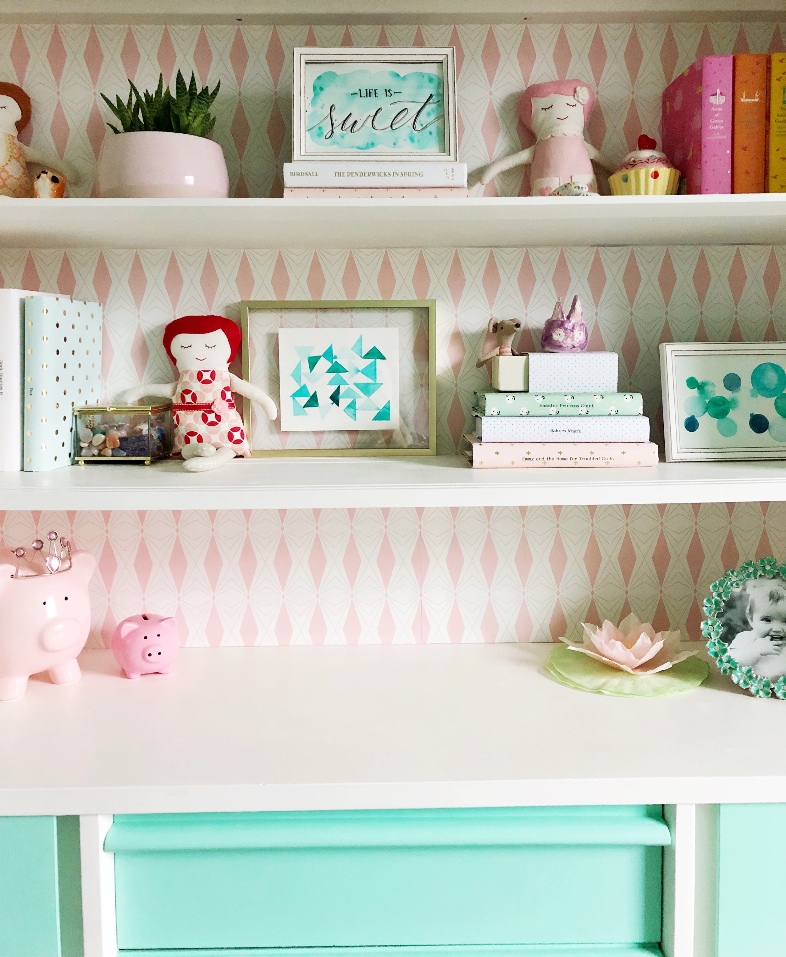Mid Century Hutch makeover. Pink and Mint.