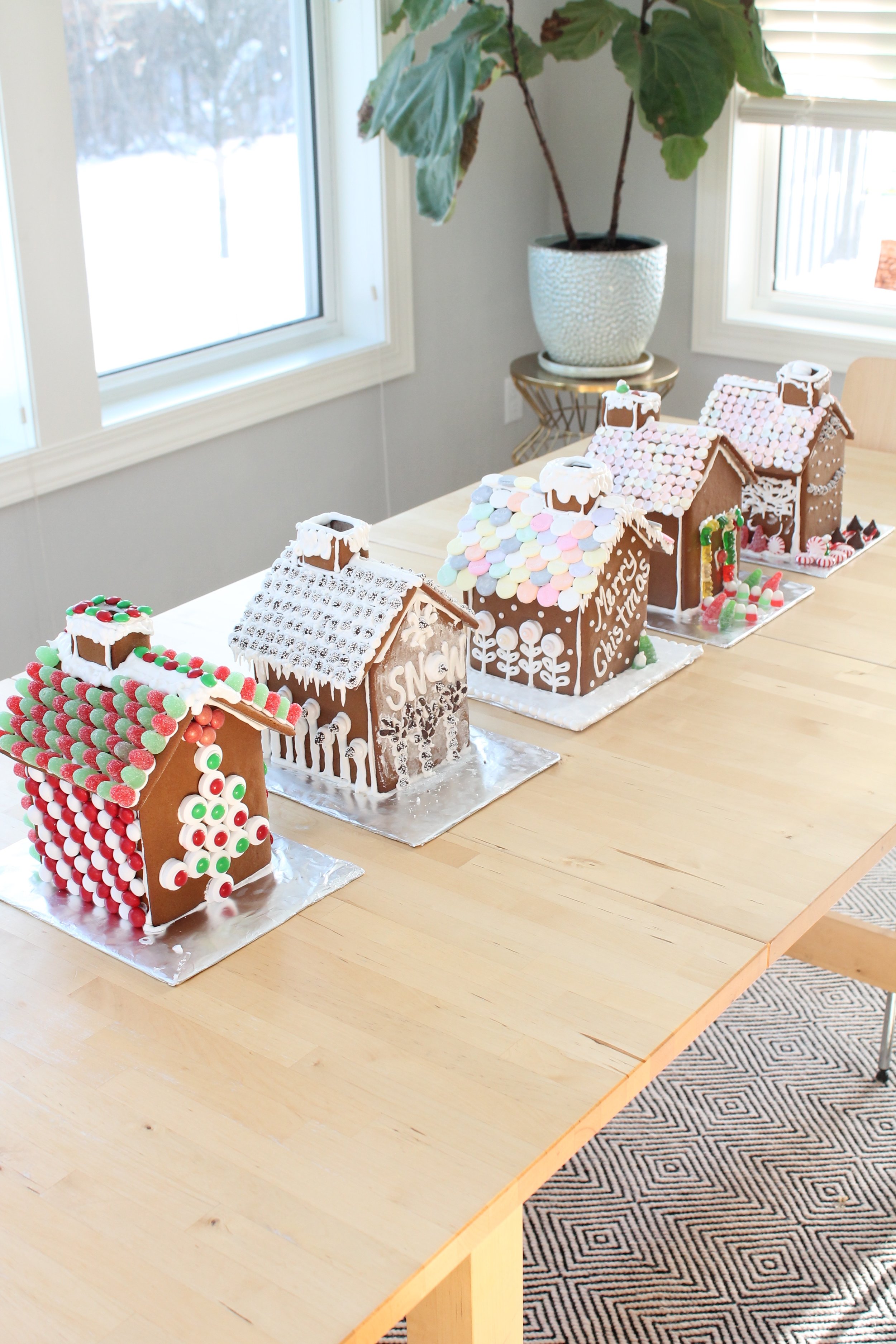 Making gingerbread houses from scratch. Free recipe and template.