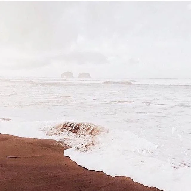 &lsquo;Change the way you look at things and the things you look at change&rsquo;.
.
.
.
@eckharttolle