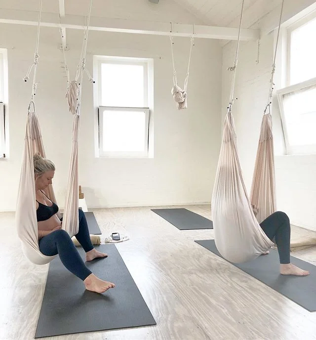 Fluidity 〰️ Connecting inwards through the sling allows me to prepare and feel the pelvis and connective tissue for what&rsquo;s ahead. 5 or so weeks to go, bunkering down and exploring feeling fluidity- anything to happen now and allowing it unfold 