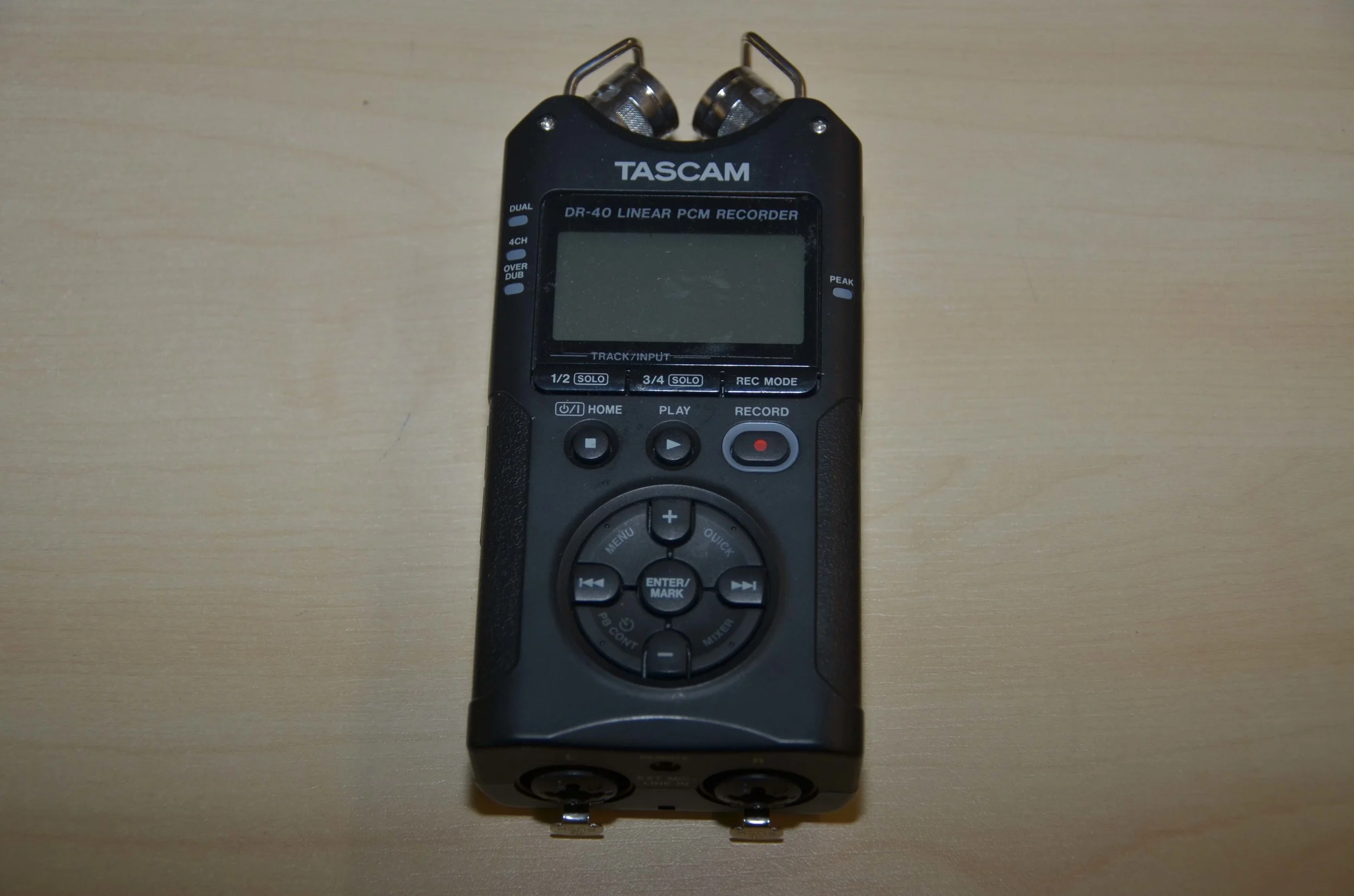 TASCAM DR-40 RECORDER.jpg