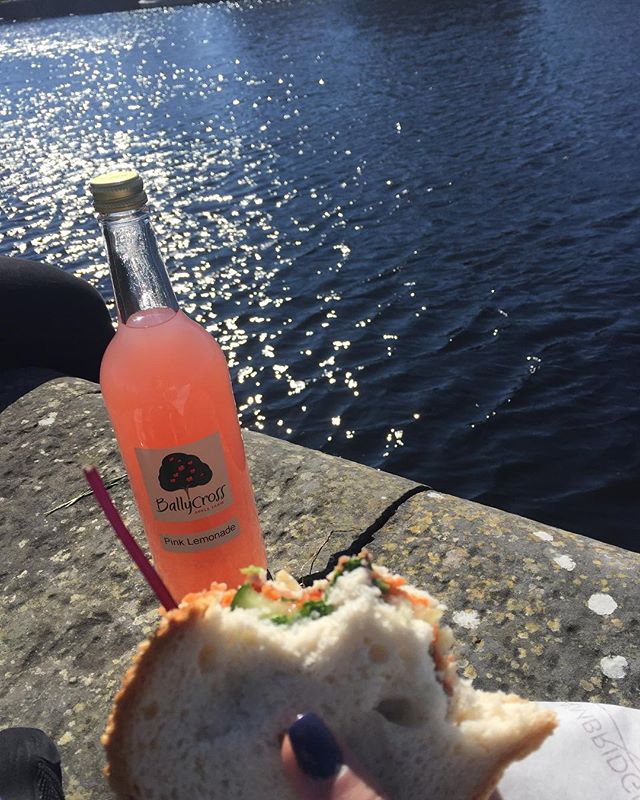 Sunny Sunday, no better way to end the week! #sun #galway #ireland #europe #hungry #river #hostellife #passionpassport #happy #lemonade #local #supportlocal #spring