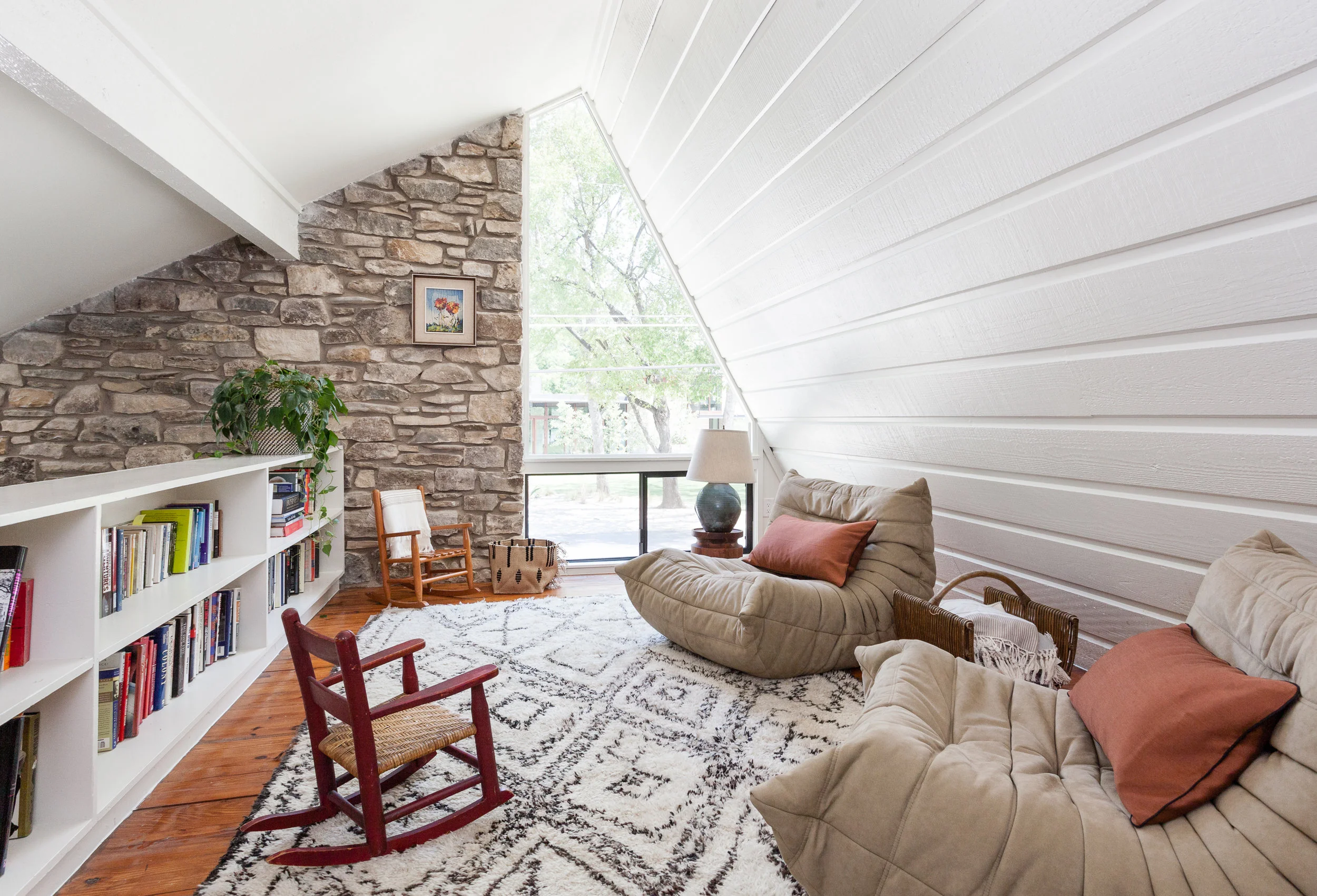 ERIN WILLIAMSON | OKENA A-FRAME LOFT LAKE HOUSE TOGO CHAIRS MOROCCAN RUG