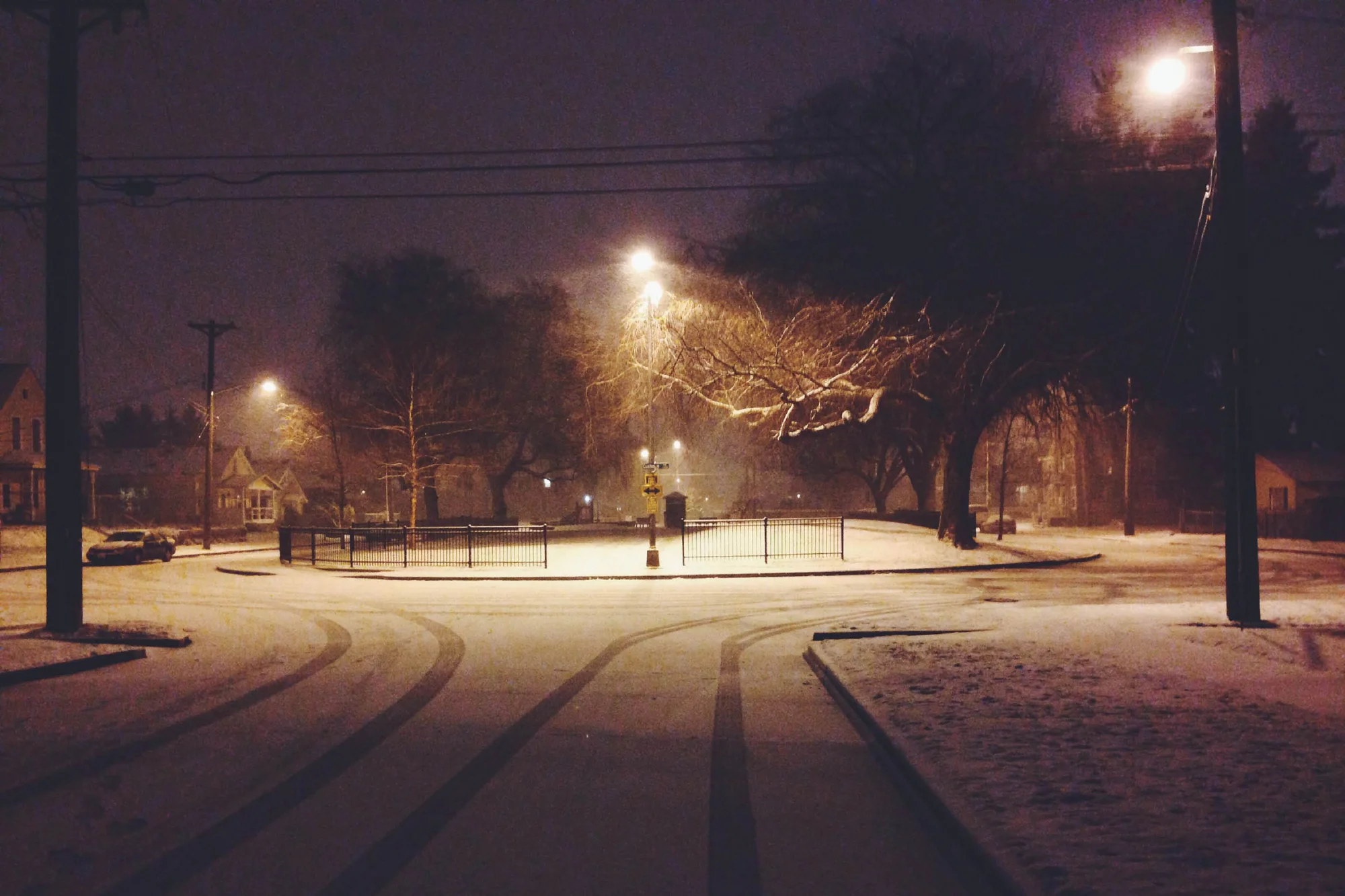 de(tales): nostalgia and cigarettes