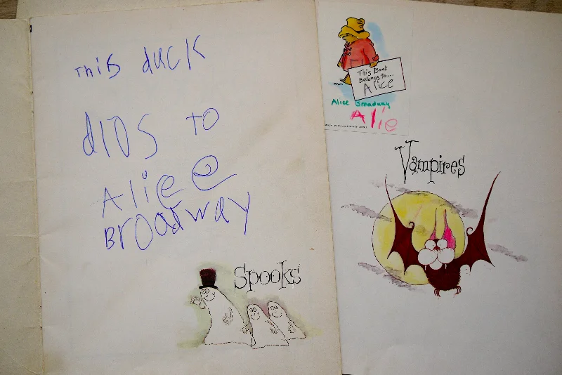 de(tales): scary books