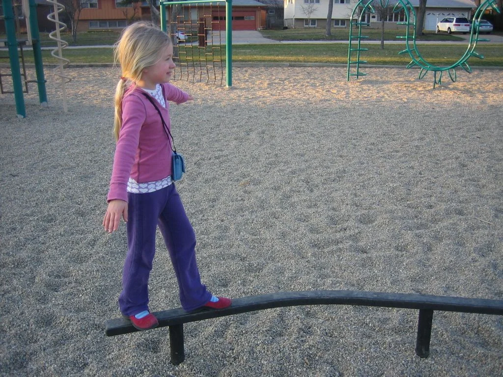 de(tales): red mary janes