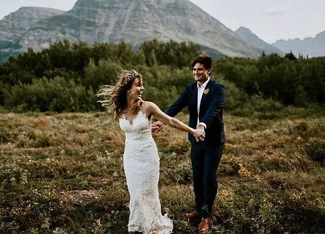 Hope you’re feeling some easy breezy love today. / Photo of these lovebirds of ours by @jacilynm. #montanaelopement #montanawedding #glaciernationalparkwedding #nationalparkwedding #mountainwedding #mountainelopement #adventureelopement #advent