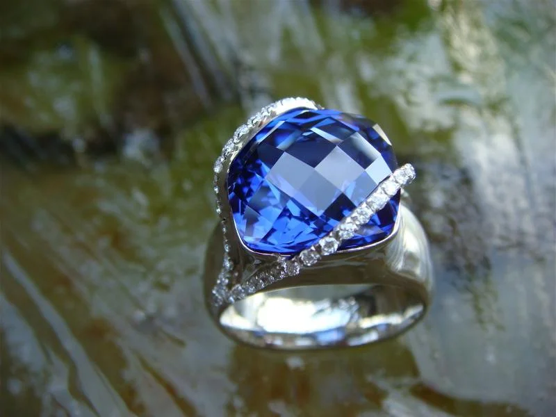 Sapphire-Diamond Ribbon Ring