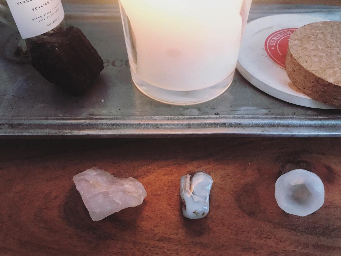 Meditation station 🔮🚞
.
.
#hygge #home #crystals #candles #meditation #mindfulness #momentofzen #mmmm