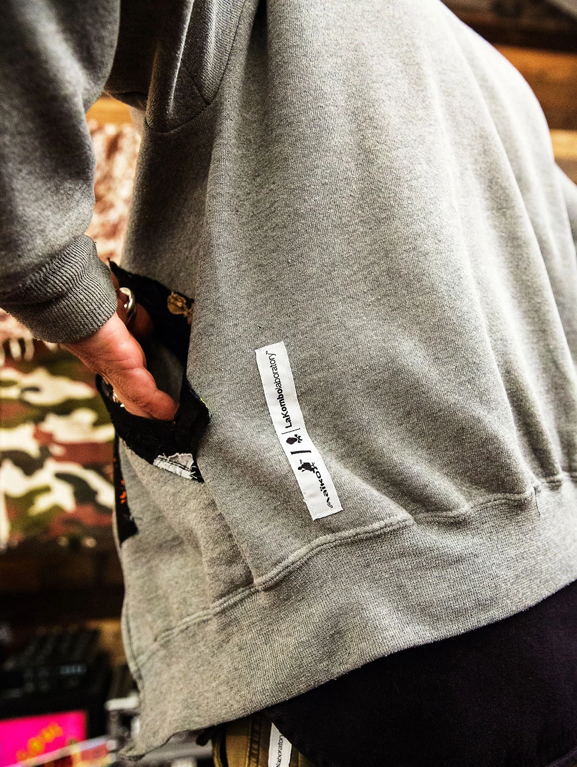 hoodie_04.jpg