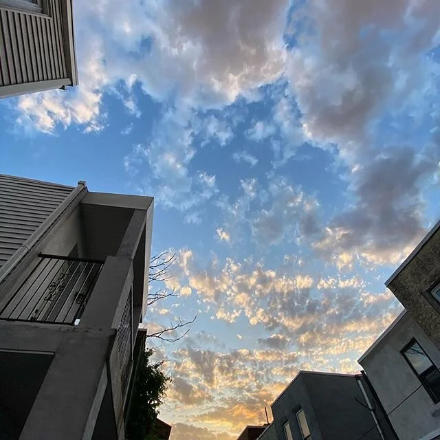 urban views. ☁️ #latergram #philly #sunset