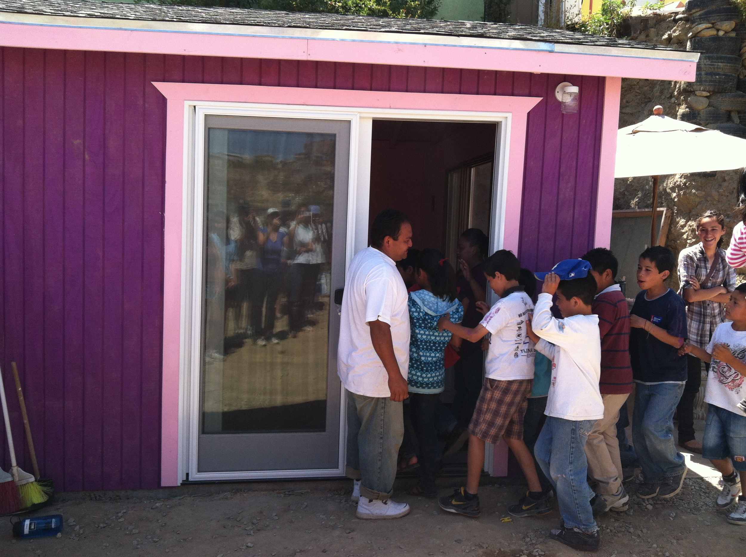 kidsgointocommunitycenter.JPG