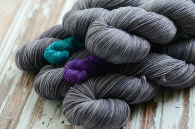instead, use a large group of grey with a splash of Purple and teal to give you a better idea of how the colors will actually look together.