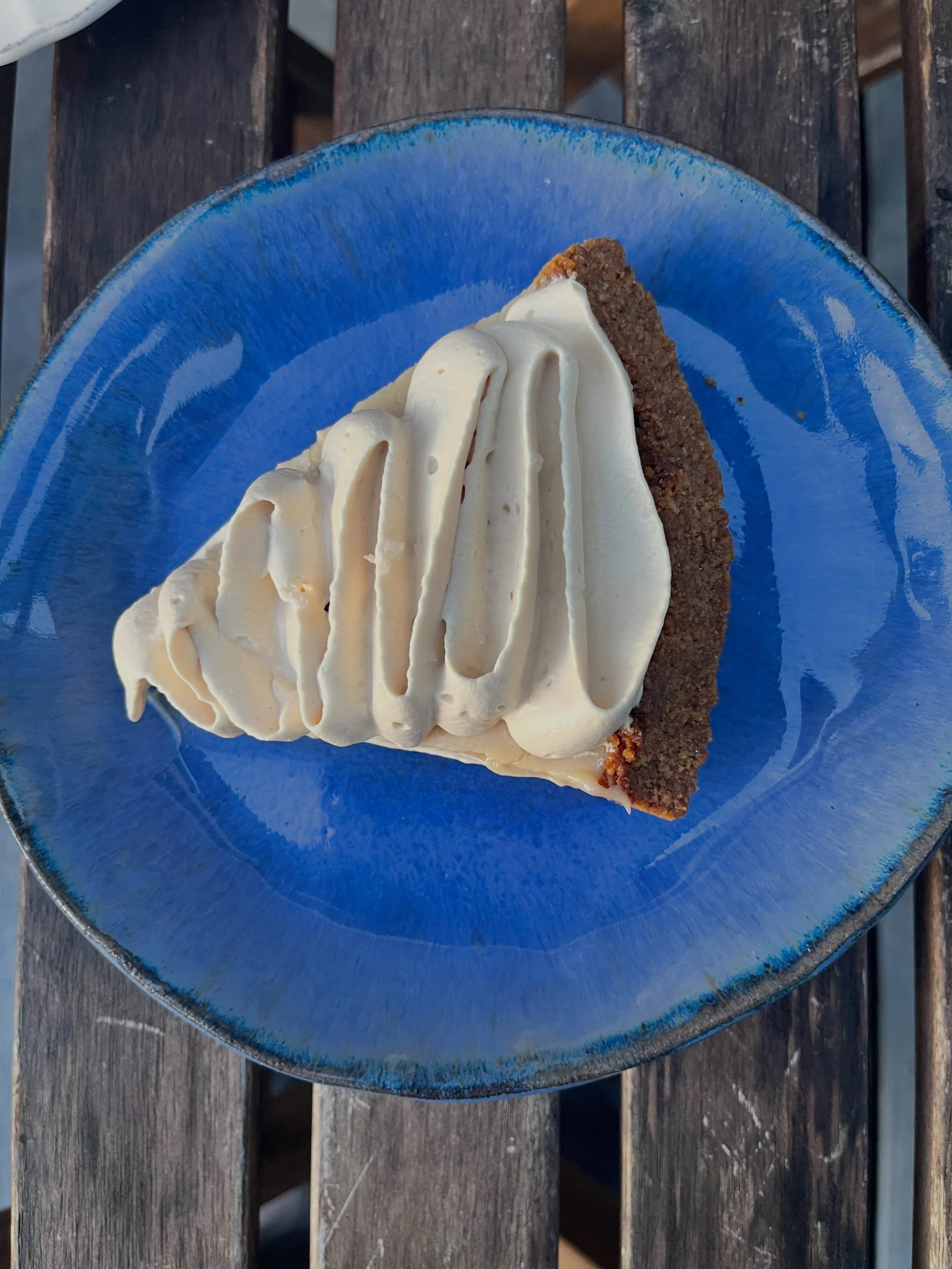 Here&rsquo;s our menu for this weekend :
- brioche donut dulce de peche with brownie bits
-brown butter cake with roasted apples, sour cream filling, graham cracker crumbs- slice
-caramelized onions &amp; Gruyere scones 
-butternut squash &amp; Brie 