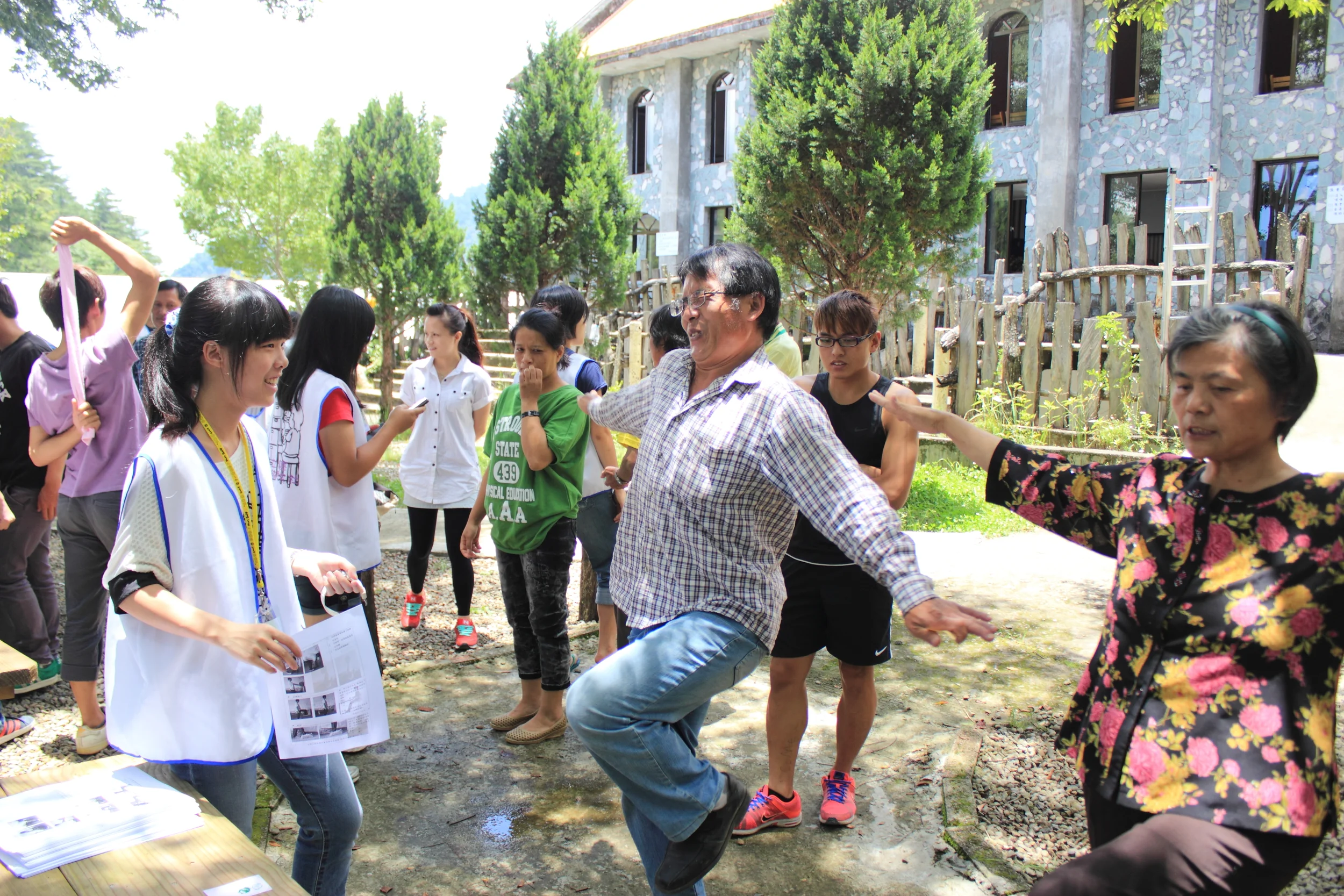 Nai-Jia participating in the Traditional Medicine Services event at the National Taiwan University