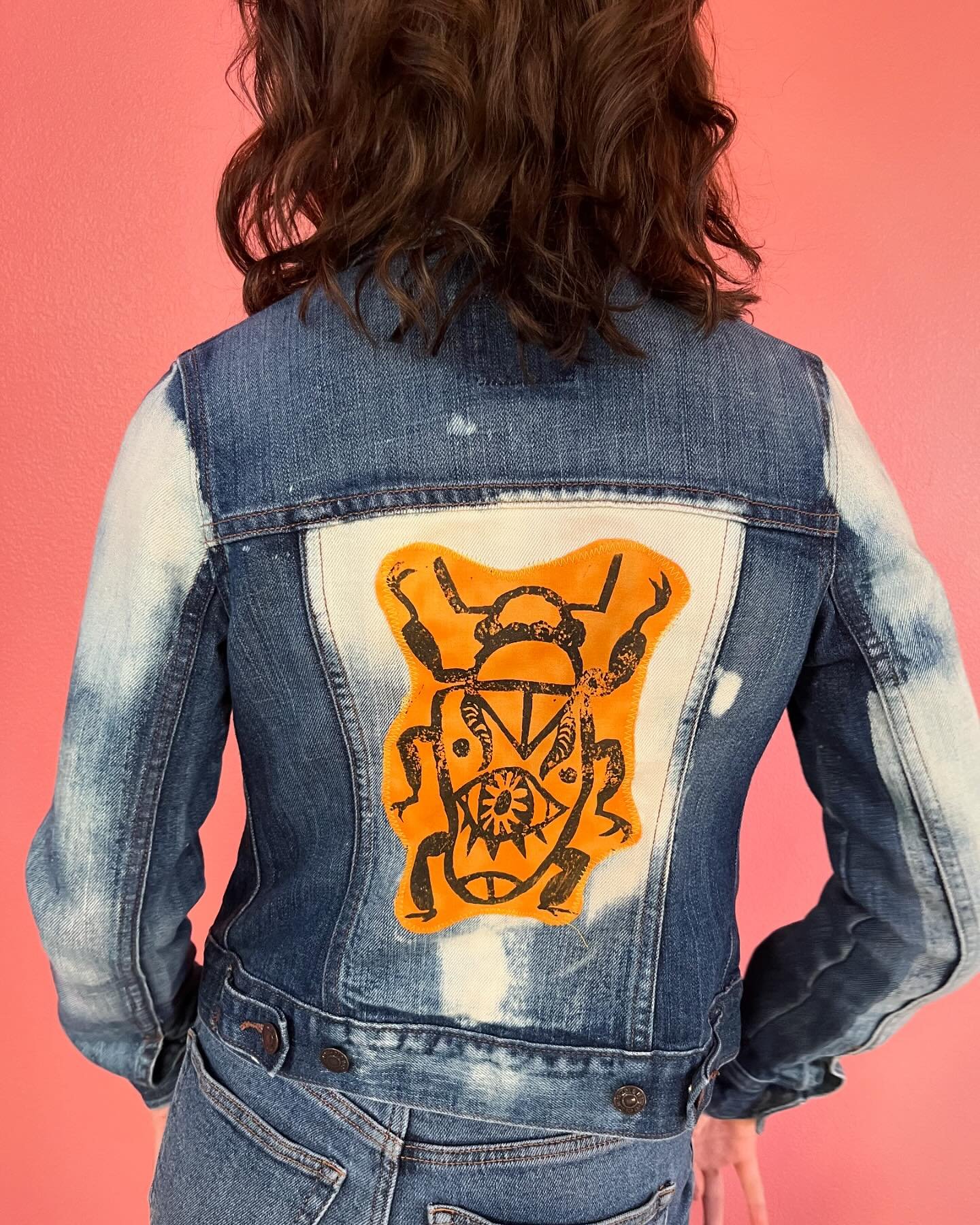 Totally Bugging 
Size- X-small

$70
+ $10 shipping

#mendedexes #upcycledfashion #fashion #upcycled #upcycledclothing #boutiqueclothes
#murrieta #murrietasmallbusiness #temecula #temeculasmallbusiness #styleinspiration #style #handmade #thrifting #th