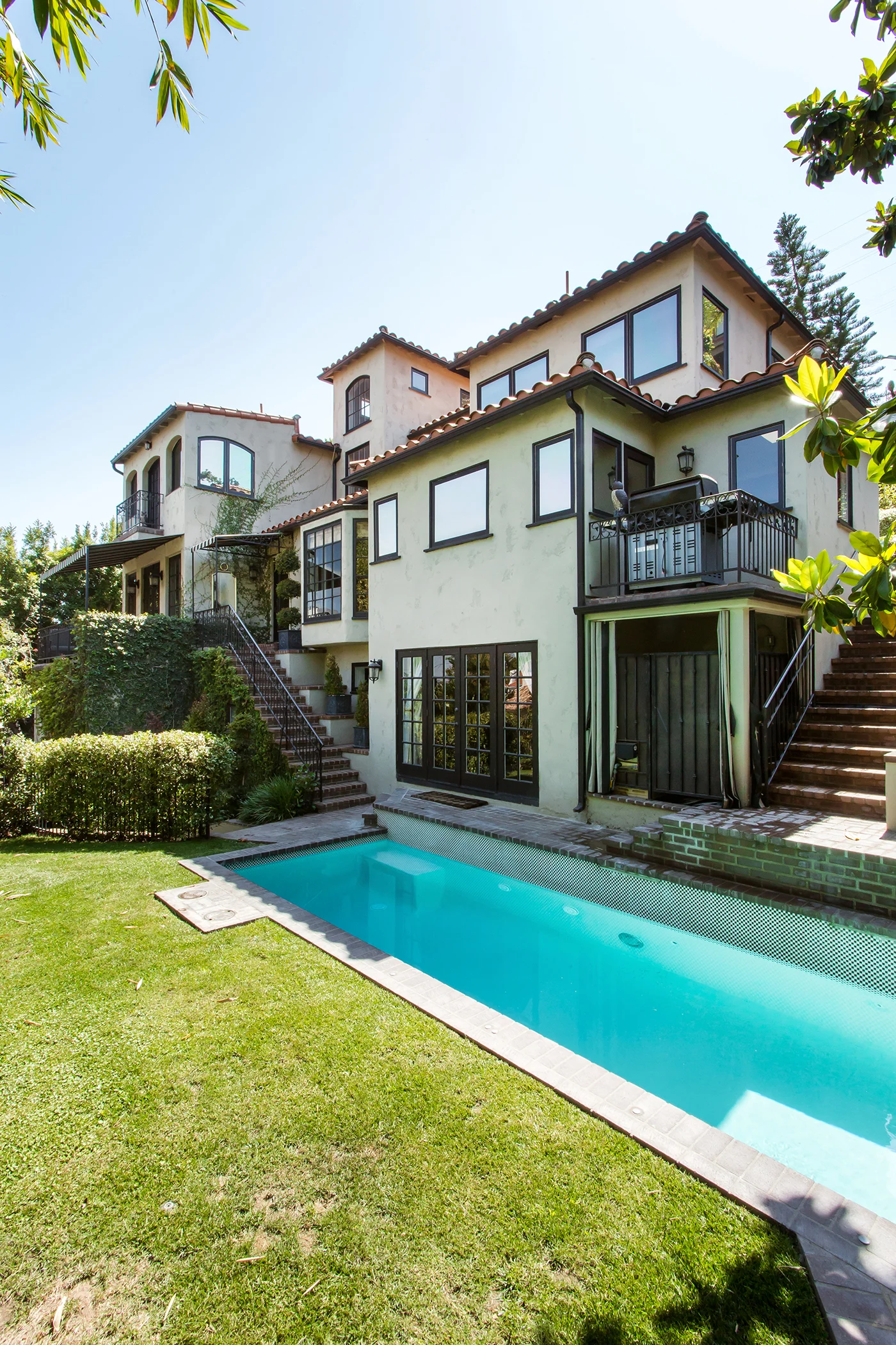 CAM20014_1_edited_MLS size.JPG