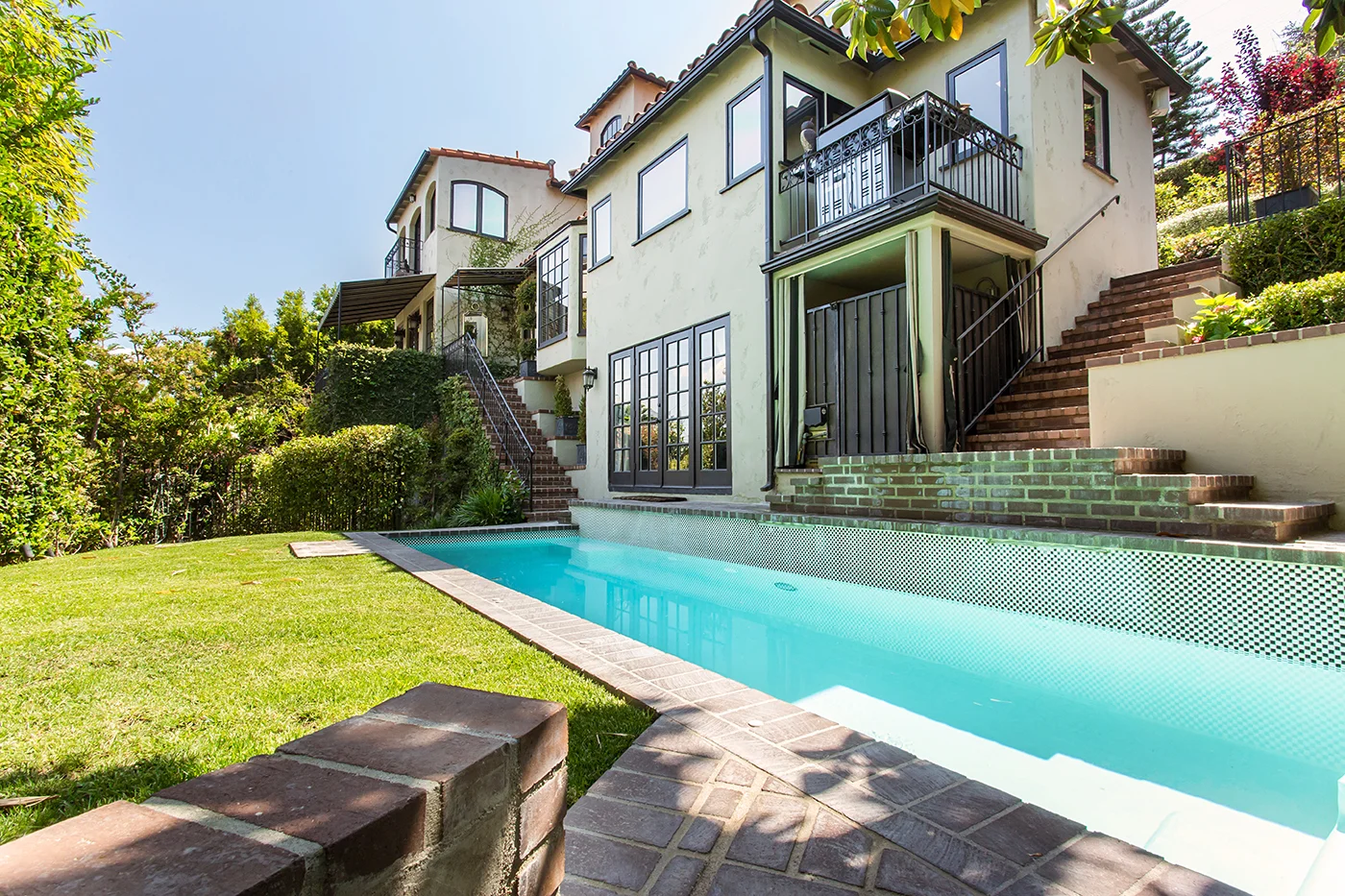 CAM20022_1_edited_MLS size.JPG