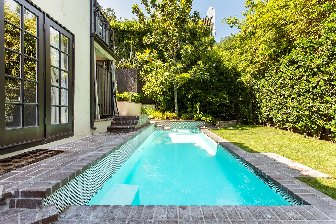 CAM20032_1_edited_MLS size.JPG