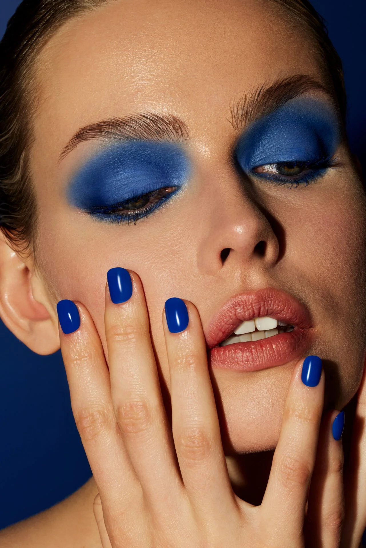 25-01-15_SP25_MHBeauty-ON_BM_CobaltLook_725_V2.jpg