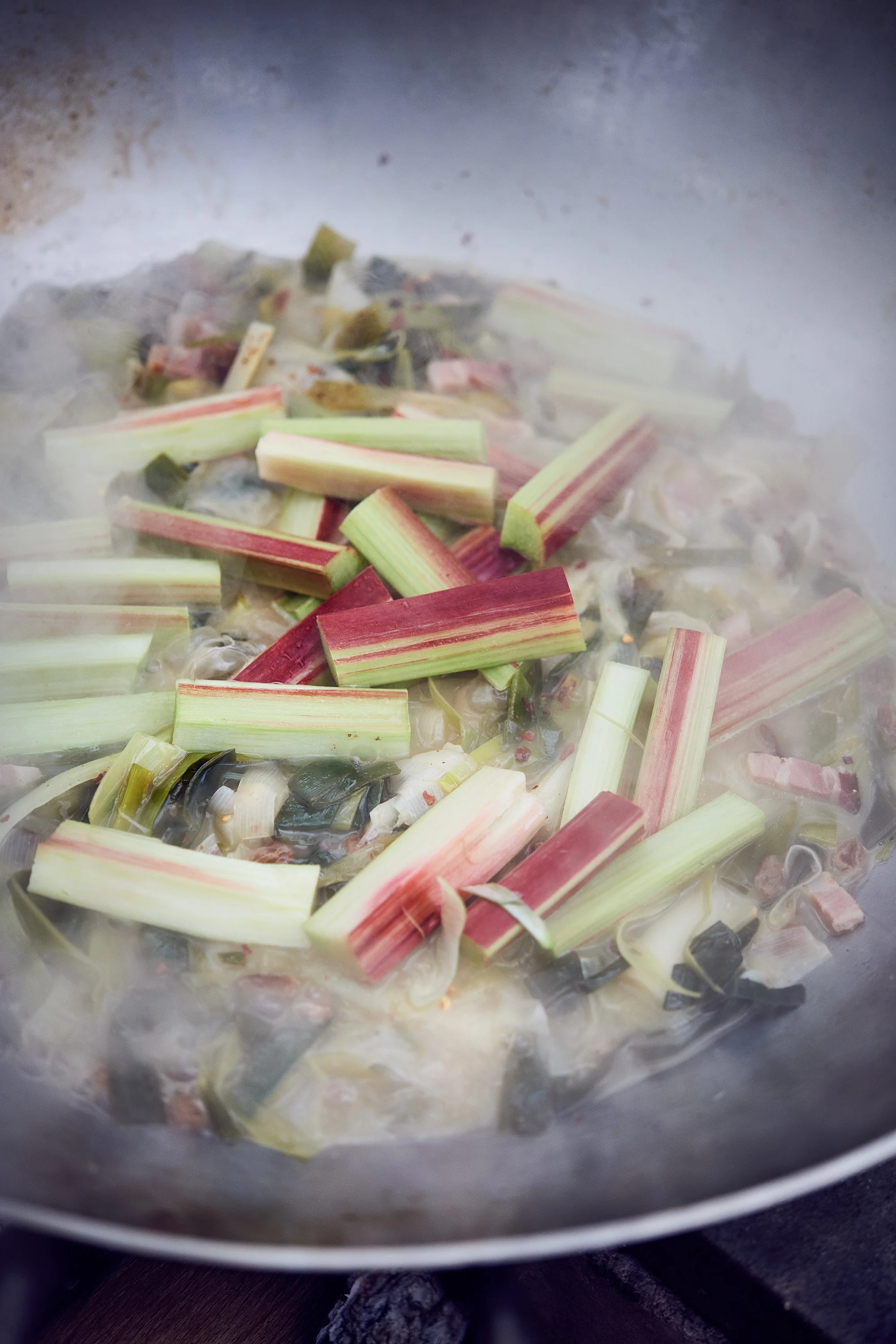 2022_03_Bilderbub_Spirig_Feuerkochen_008.jpg