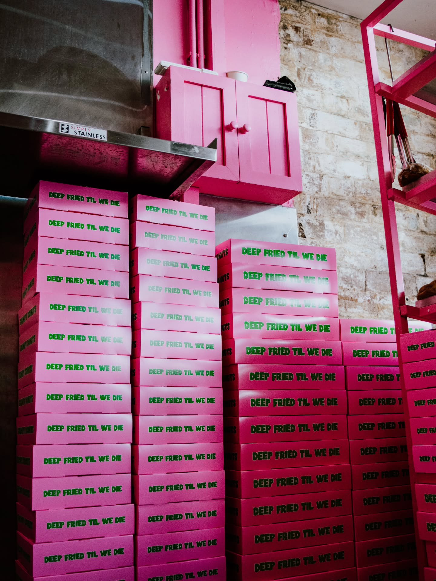 🚨 Your NEW SPECIALS are coming in one more sleep! 💭🍩

Can you guess the first fruity flavour bomb coming your way: P_ _ C_  _RUM_ _ _

See you at Camperdown and St. Peters from 9 ✨️ (or order through our website for cheap delivery...)

#grumpydonu