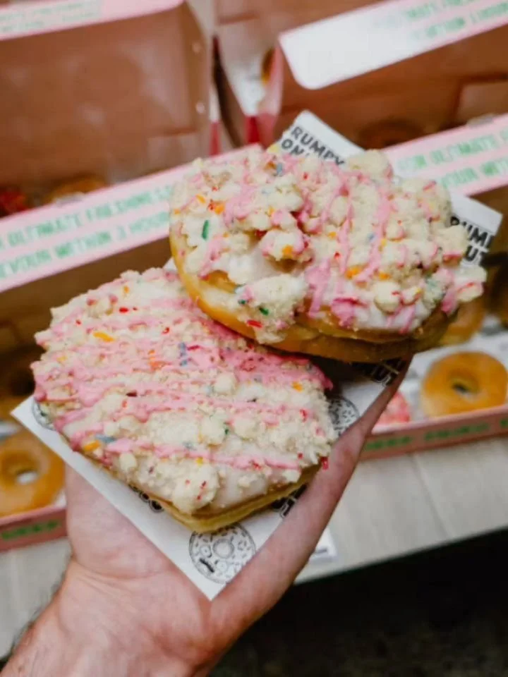 Ain't nothin' matter when you got a handful of cake batter ✨️🍰 

📍St. Peters 9am-3pm
📍Camperdown 9am-4pm

Or grab cheaper delivery through our website 🚚

#grumpydonuts #deepfriedtilwedie #sydneydonuts